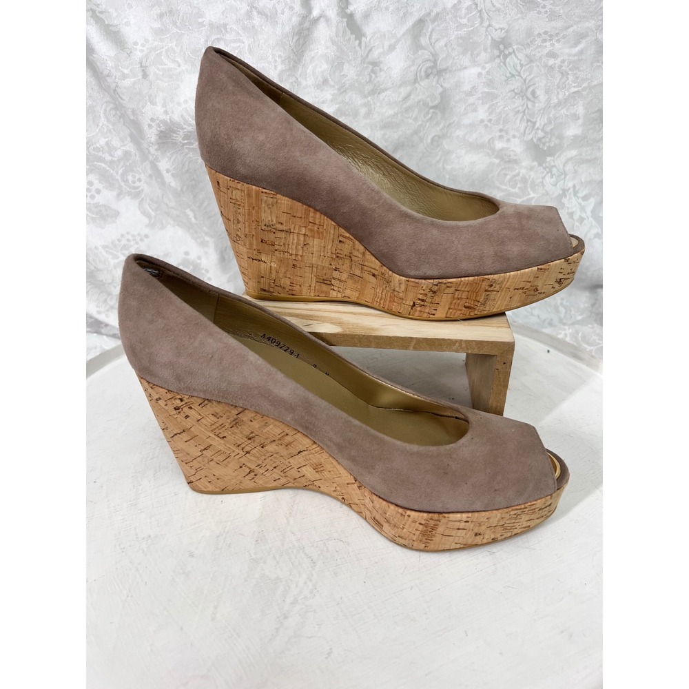 Stuart Weitzman Taupe Suede Peep Toe Cork Wedge Pumps A409779-1 Size 8N - Picture 4 of 8